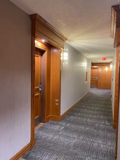 23 Lorraine Drive 1810, Toronto, On M2n 6z6