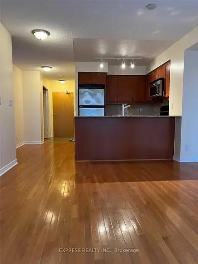 736 Spadina Avenue 1302, Toronto, On M5s 2j6