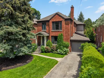 35 Belgrave Avenue, Toronto, On M5m 3s9