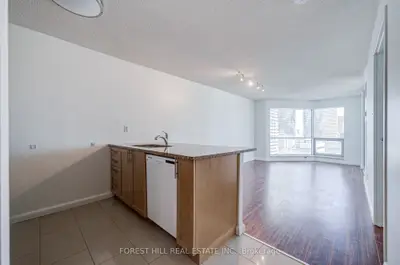 10 Yonge Street 1810, Toronto, On M5e 1r4