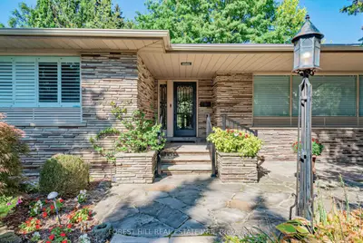 4 Abrams Place, Toronto, On M2l 1w8