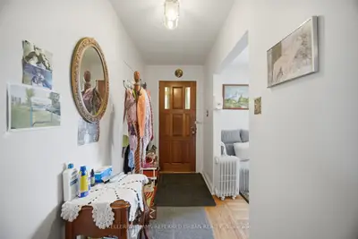 14 Verwood Avenue, Toronto, On M3h 2k8