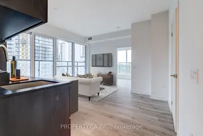 120 Broadway Avenue 714n, Toronto, On M4p 1v7