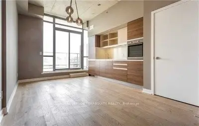 8 Gladstone Avenue 509, Toronto, On M5a 0l8