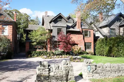 48 Crescent Road, Toronto, On M4w 1s9