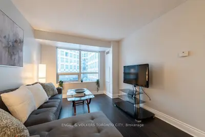 20 Blue Jays Way 307, Toronto, On M5v 3w6