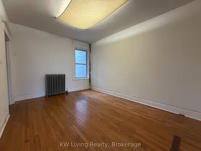 543 College Street 2/f, Toronto, On M6g 1a9