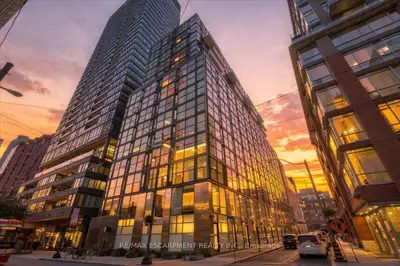 25 Oxley Street 613, Toronto, On M5v 2j5