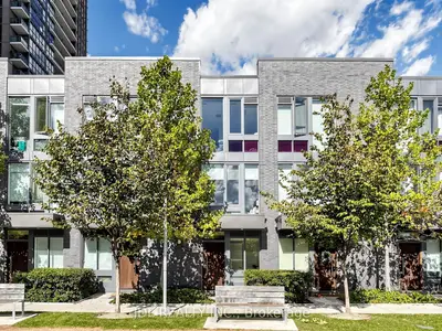 28 Sonic Way, Toronto, On M3c 3z2