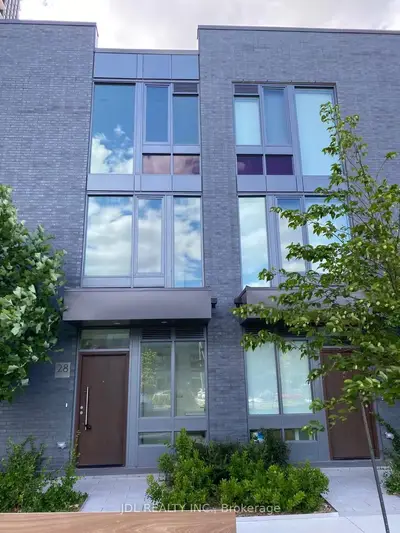 28 Sonic Way, Toronto, On M3c 3z2