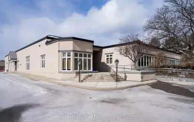 20 Upjohn Road, Toronto, On M3b 2v9