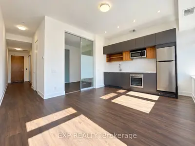 111 St Clair Avenue W 315, Toronto, On M4v 1n5