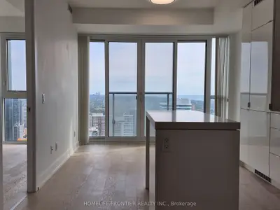7 Grenville Street 5007, Toronto, On M4y 0e9