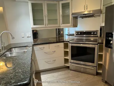 909 Bay Street 905, Toronto, On M5s 3g2