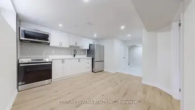 57 Saddle Ridge Drive Lower B, Toronto, On M4a 1z6
