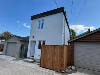 90 Douglas Avenue Laneway House, Toronto, On M5m 1g5