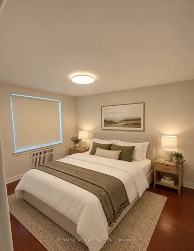 2 Ridelle Avenue 106, Toronto, On M6b 1h4
