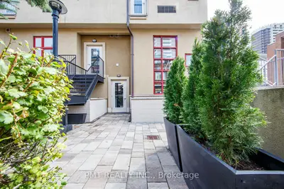21 Earl Street 124, Toronto, On M4y 3c8
