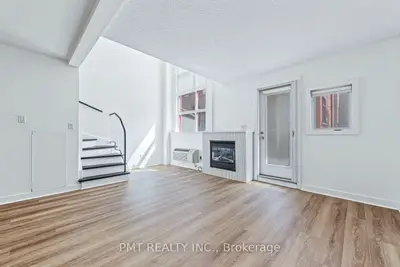 21 Earl Street 124, Toronto, On M4y 3c8