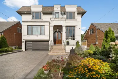 15 Calvin Avenue, Toronto, On M2n 5e4