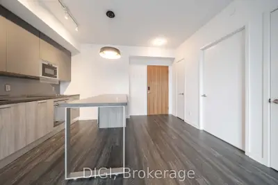 25 Selby Street 4507, Toronto, On M4y 0e6