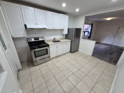 636 Vaughan Road, Toronto, On M6e 2y3