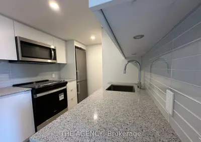 500 Wilson Avenue 212, Toronto, On M3h 0e5