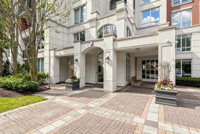 18 William Carson Crescent 211, Toronto, On M2p 2g6