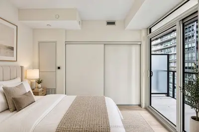 117 Broadway Avenue 2303, Toronto, On M4p 1v3