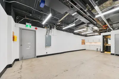 170 Frederick Street, Toronto, On M5a 4j1