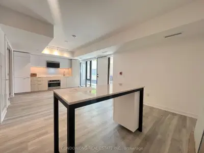 28 Eastern Avenue Th110, Toronto, On M5a 0y2