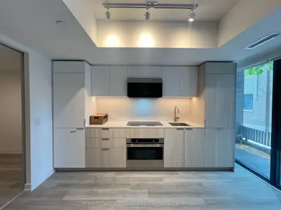 28 Eastern Avenue Th110, Toronto, On M5a 0y2