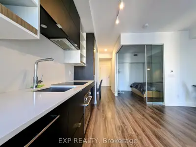20 Edward Street 1821, Toronto, On M5g 1c9