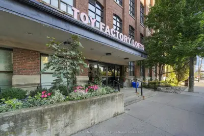 43 Hanna Avenue 103, Toronto, On M6k 1x1
