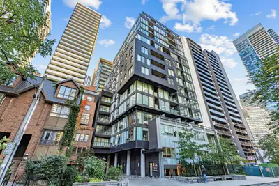 17 Dundonald Street 305, Toronto, On M4y 0e4
