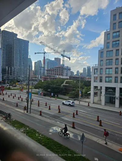 15 Merchant's Wharf 244, Toronto, On M5a 0n8