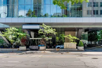 183 Wellington Street W 2301, Toronto, On M5v 0a1