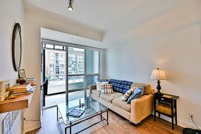 38 Cameron Street 610, Toronto, On M5t 0c3