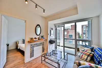 38 Cameron Street 610, Toronto, On M5t 0c3