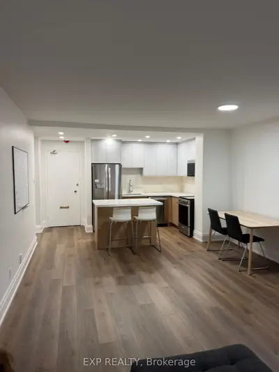 60 Montclair Avenue 404, Toronto, On M5p 1p7