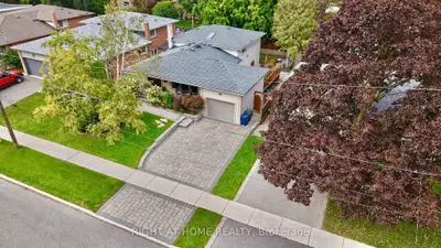 24 Stonedene Boulevard, Toronto, On M2r 3c7