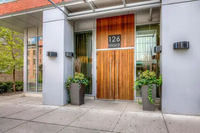 126 Simcoe Street 3306, Toronto, On M5h 4e6