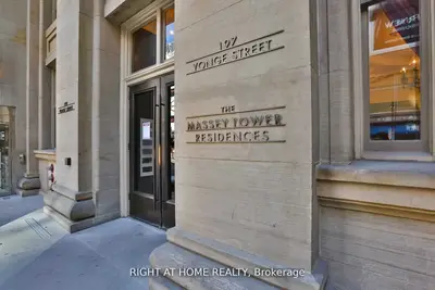 197 Yonge Street 5614, Toronto, On M5b 1m4