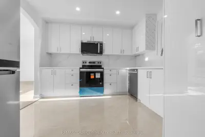 2 Lisburn Crescent, Toronto, On M2j 2z5
