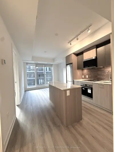 30 Dreamers Way 466, Toronto, On M5a 0y7