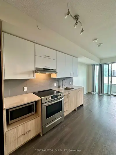 188 Fairview Mall Drive 611, Toronto, On M2j 0h7