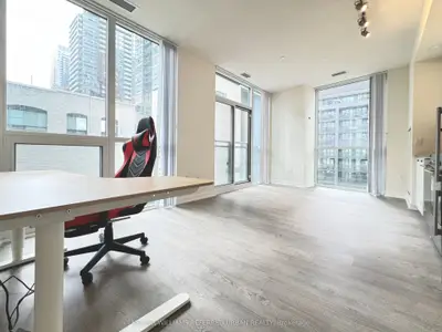 99 John Street 402, Toronto, On M5v 0s6