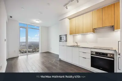 50 O'neill Road 2403, Toronto, On M3c 0r1