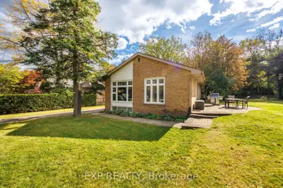 5 Tadcaster Place, Toronto, On M3b 1g6