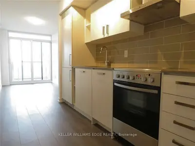 125 Redpath Avenue 1613, Toronto, On M4s 2j9